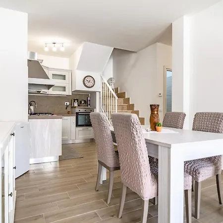 Vicino Ai Castelli Romani! Villetta Moderna Con Wifi E Parcheggio Apartment Rome