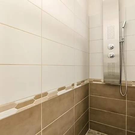 Apartment Vicino Ai Castelli Romani! Villetta Moderna Con Wifi E Parcheggio